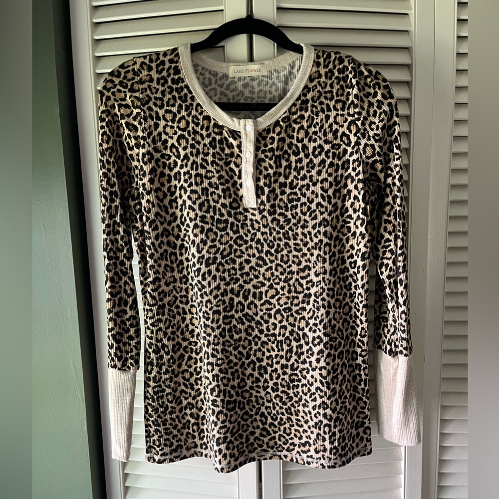 Leopard Henley